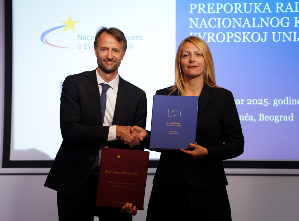 Bekerat uručio NKEU  godišnji izveštaj Evropske komisije o napretku Srbije, Nacionalni konvent predao preporuke