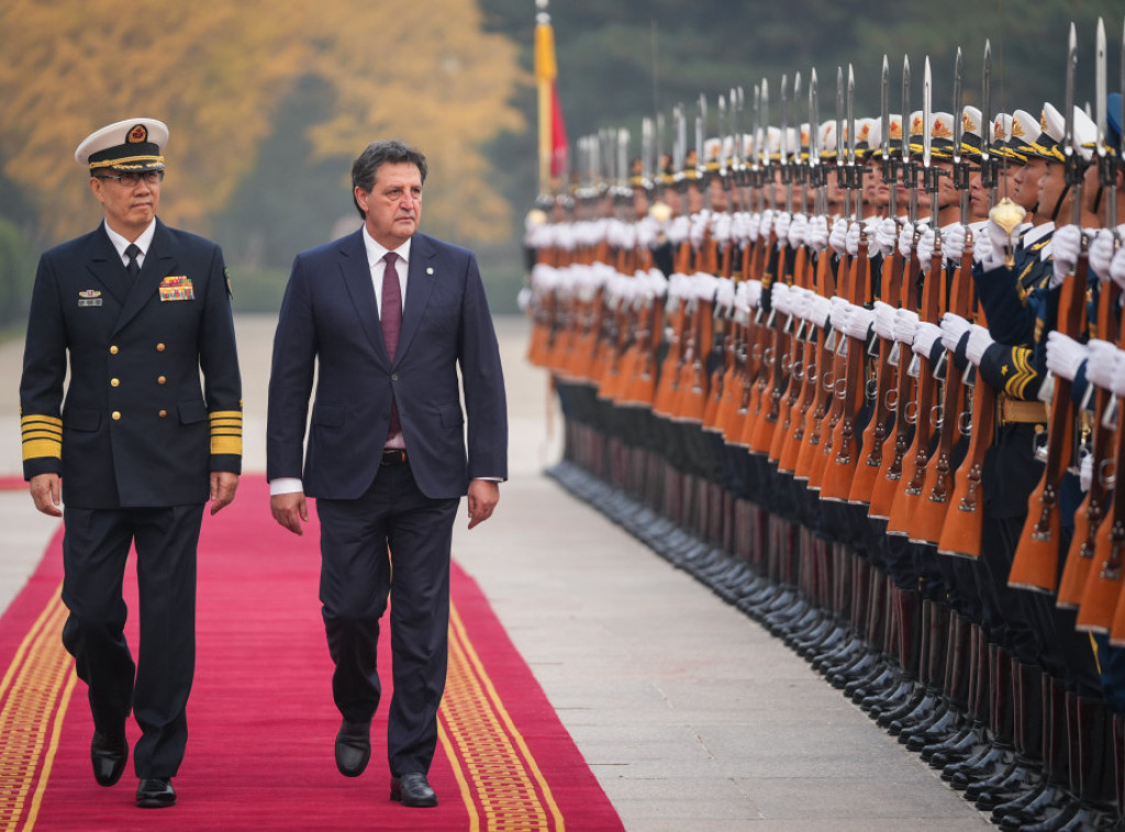 Gasic meets with Chinese national defence minister in Beijing