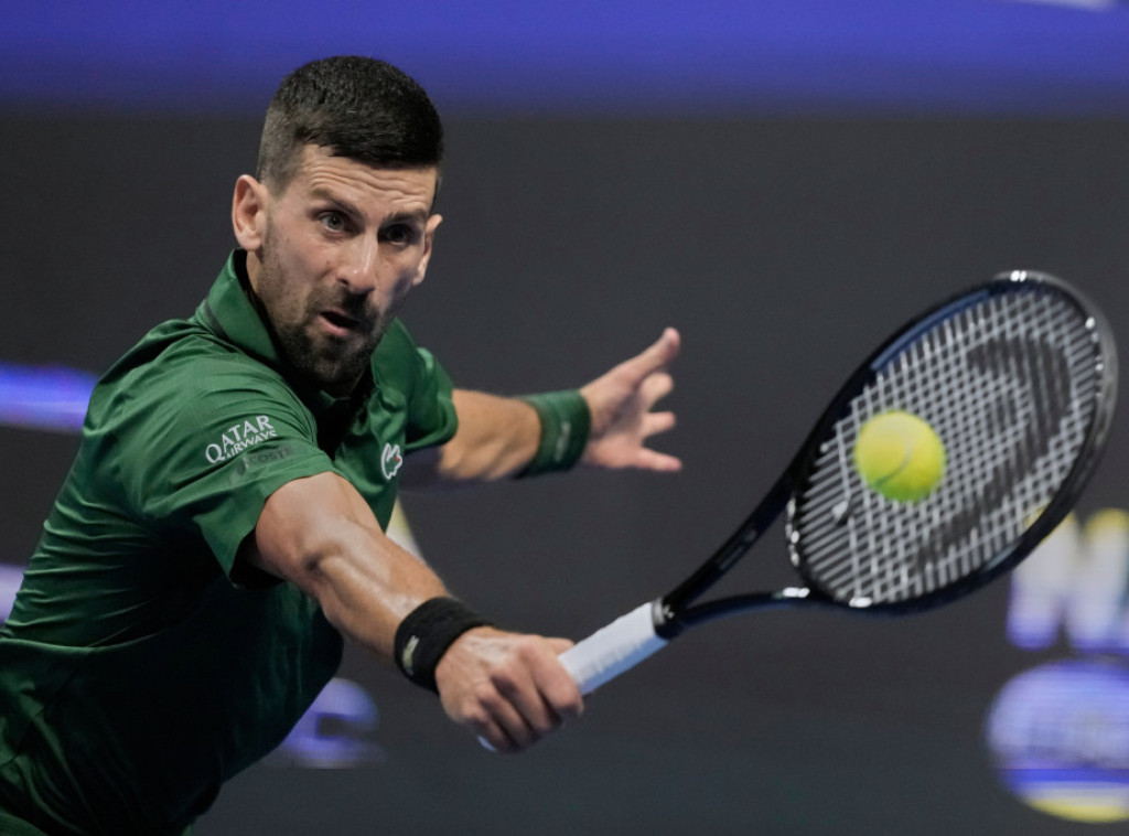 Djokovic defeats Borges to advance to Athens semi-finals