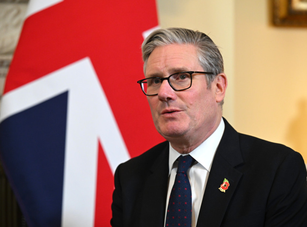 Džinovska figura Kira Starmera otkrivena u Engleskoj pred proslavu Noći lomača