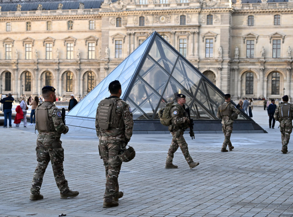 Revizorski izveštaj: Muzeju Luvr će biti potrebne godine da reši bezbednosne probleme