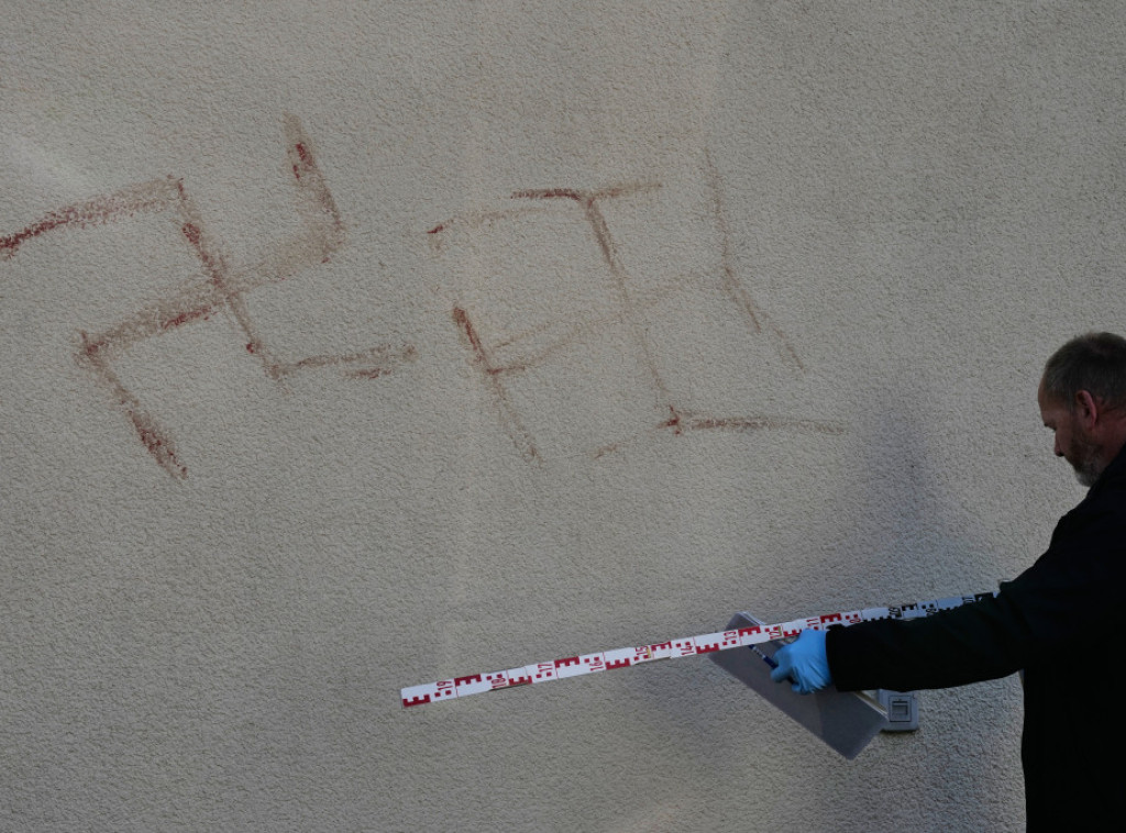 Nemačka policija istražuje pojavu svastika oslikanih ljudskom krvlju u gradu Hanau