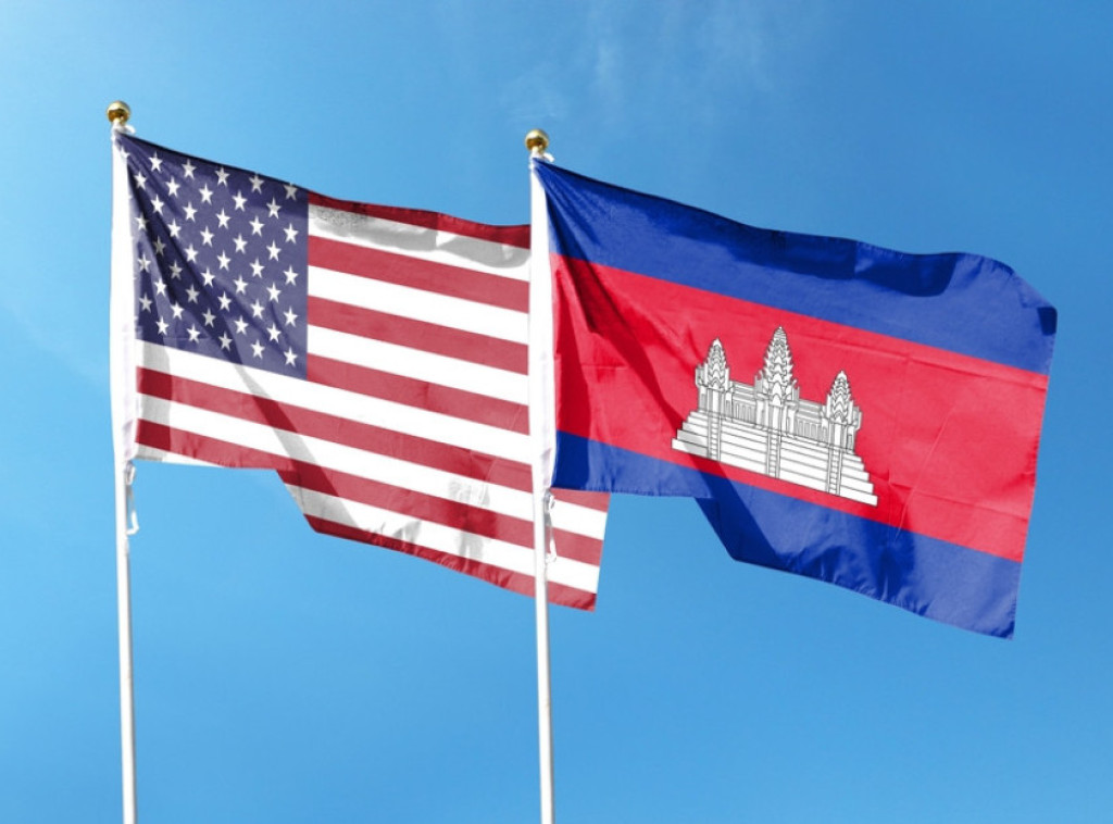 SAD ukinule embargo na prodaju oružja Kambodži