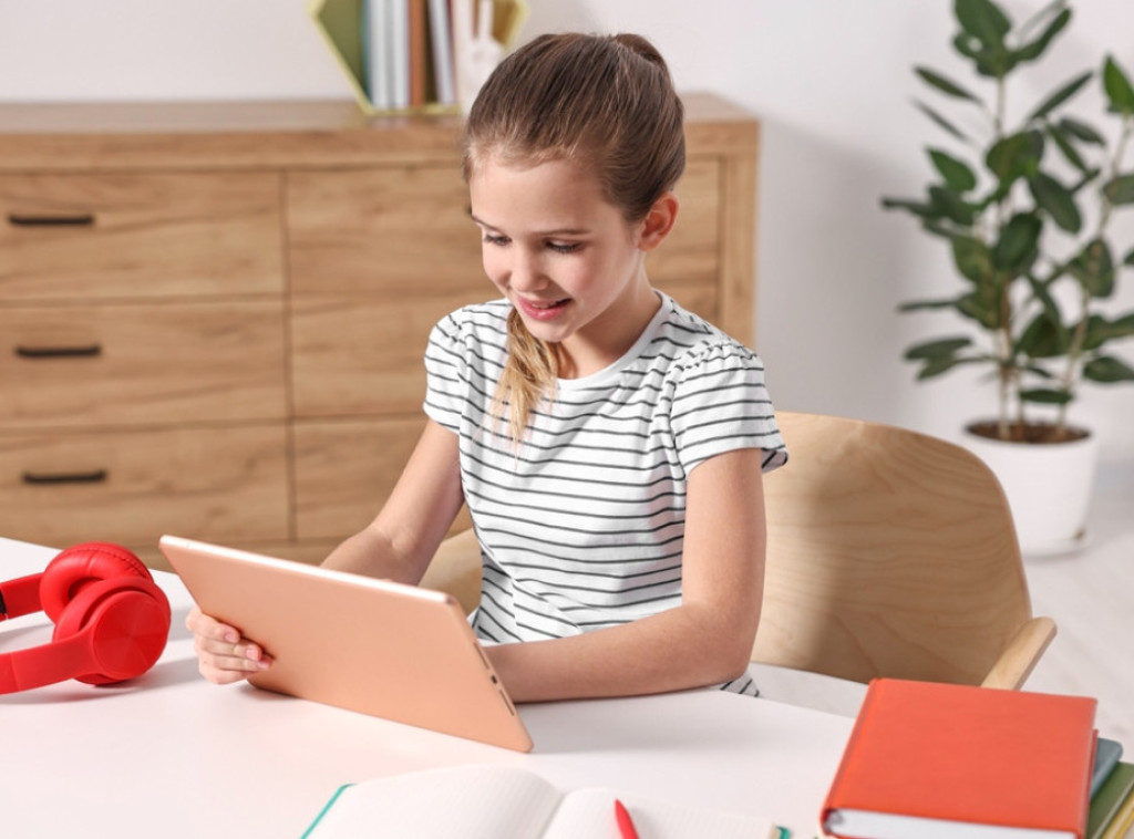 Na dan rođenja Vuka Karadžića pokrenuta Vukova ćirilična barka - pesmice o svakom slovu