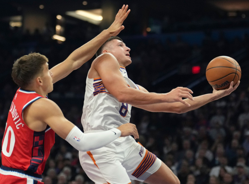 Srpski košarkaš Bogdan Bogdanović postigao 12 poena u porazu Los Anđeles Klipersa