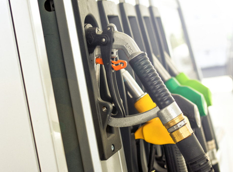 Dizel skuplji za tri dinara u narednih sedam dana, cena benzina nepromenjena
