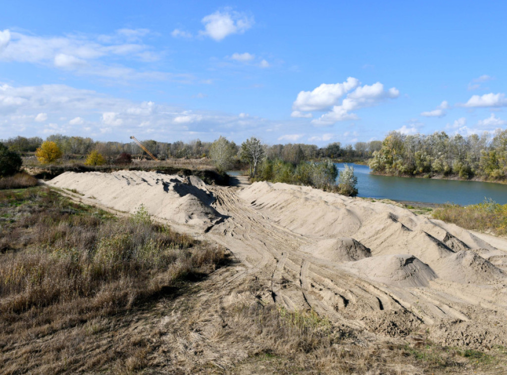 Uhapšeni direktor i vlasnik firme zbog nelegalnog iskopavanja šljunka i peska