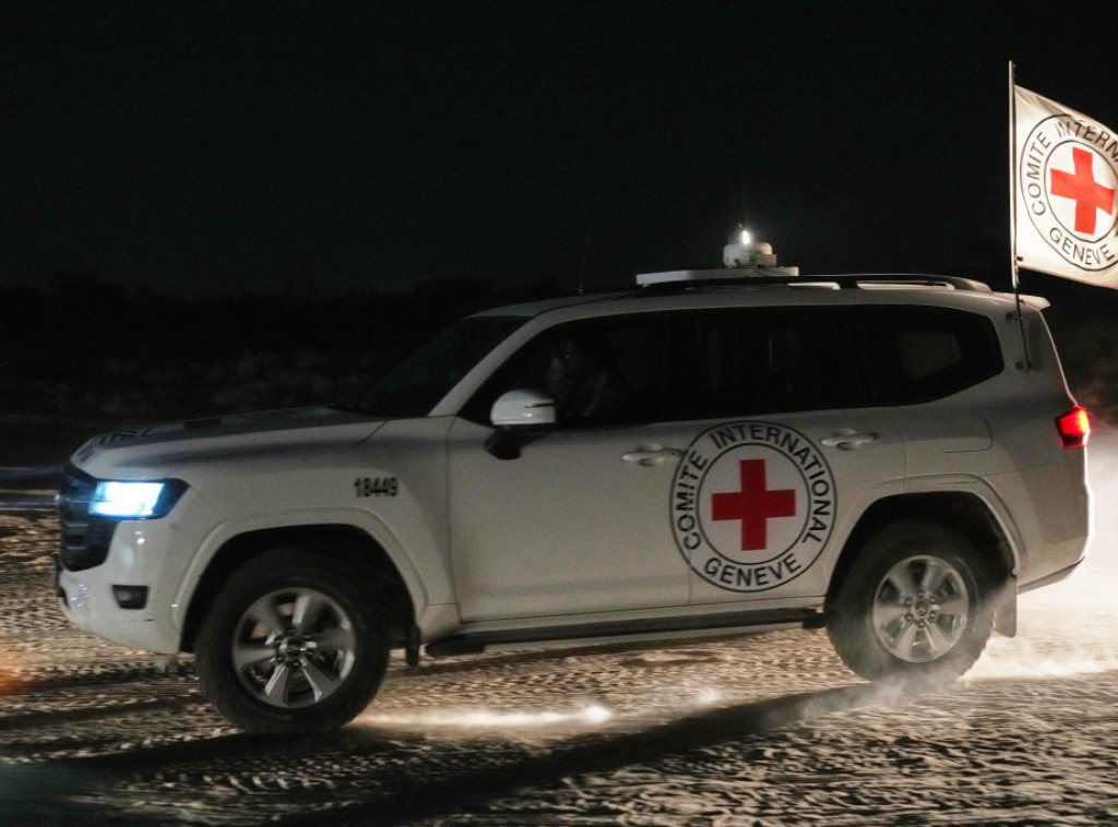 Crveni krst preuzeo kovčeg od Hamasa sa telom ubijenog taoca