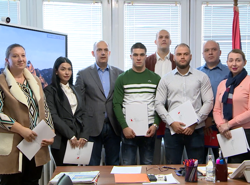 Zdravstveni radnici koji se vraćaju u Srbiju sastali se sa ministrom Lončarom: Ova prilika se ne propušta