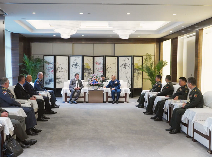 Ministar Gašić posetio provinciju Šensi u Kini, sastao se sa komandantom Džang Vendžongom