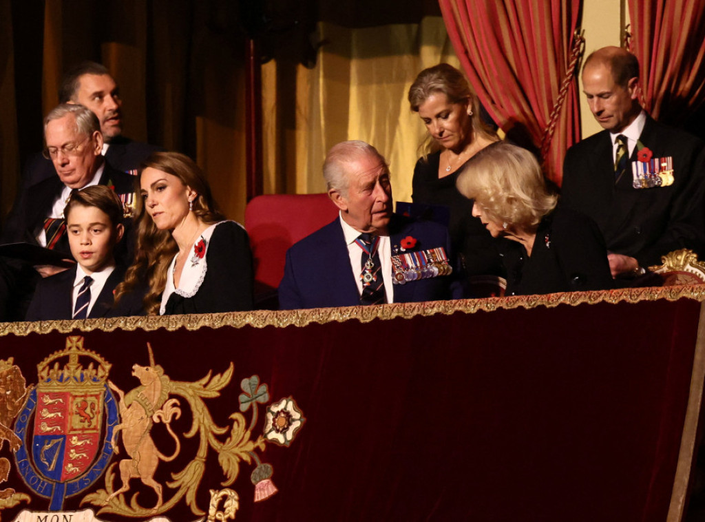 Princ Džordž pridružio se princezi od Velsa, kralju i kraljici na Festivalu sećanja