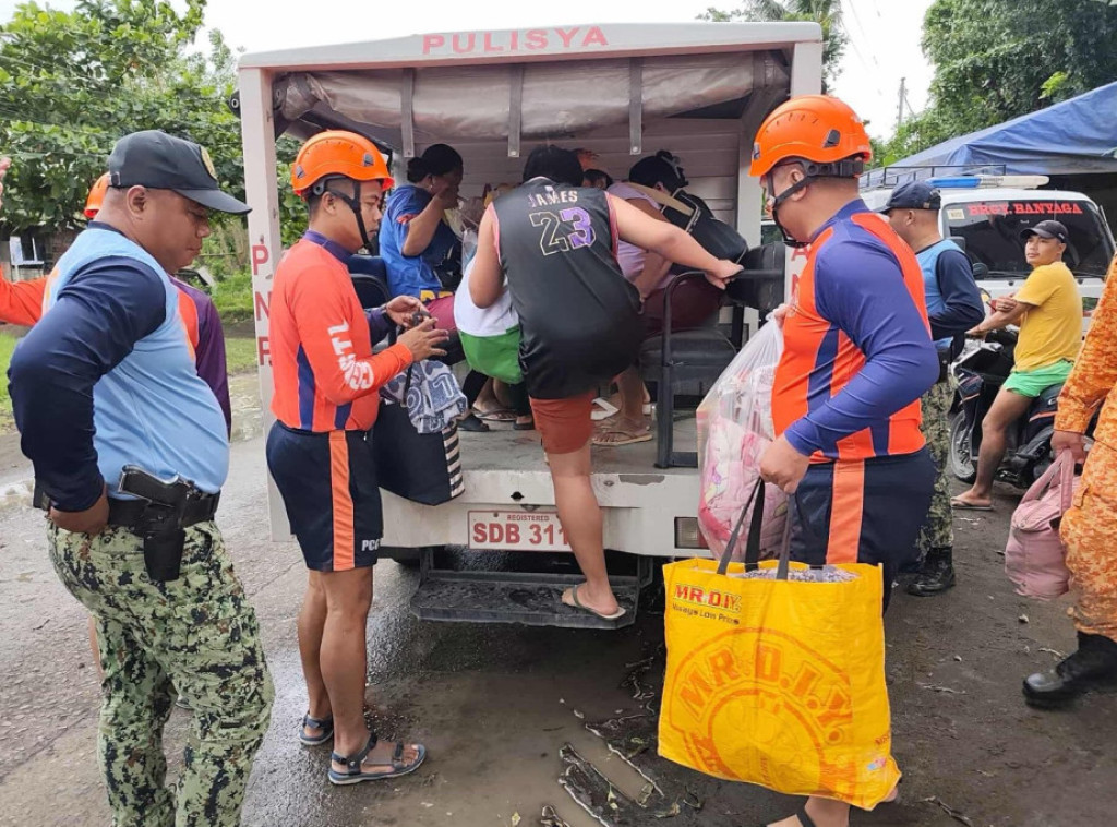 U tajfunu Fung-vong na Filipinima poginule najmanje dve osobe
