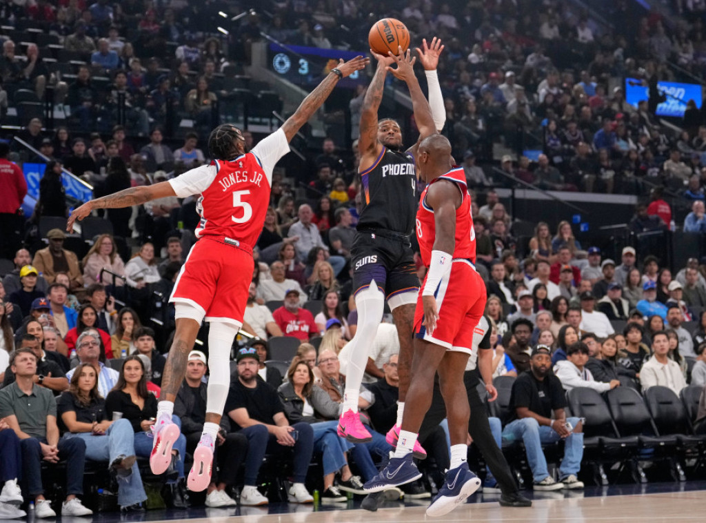 Košarkaši Finiksa pobedili LA Kliperse, Filadelfija savladala Toronto u NBA ligi