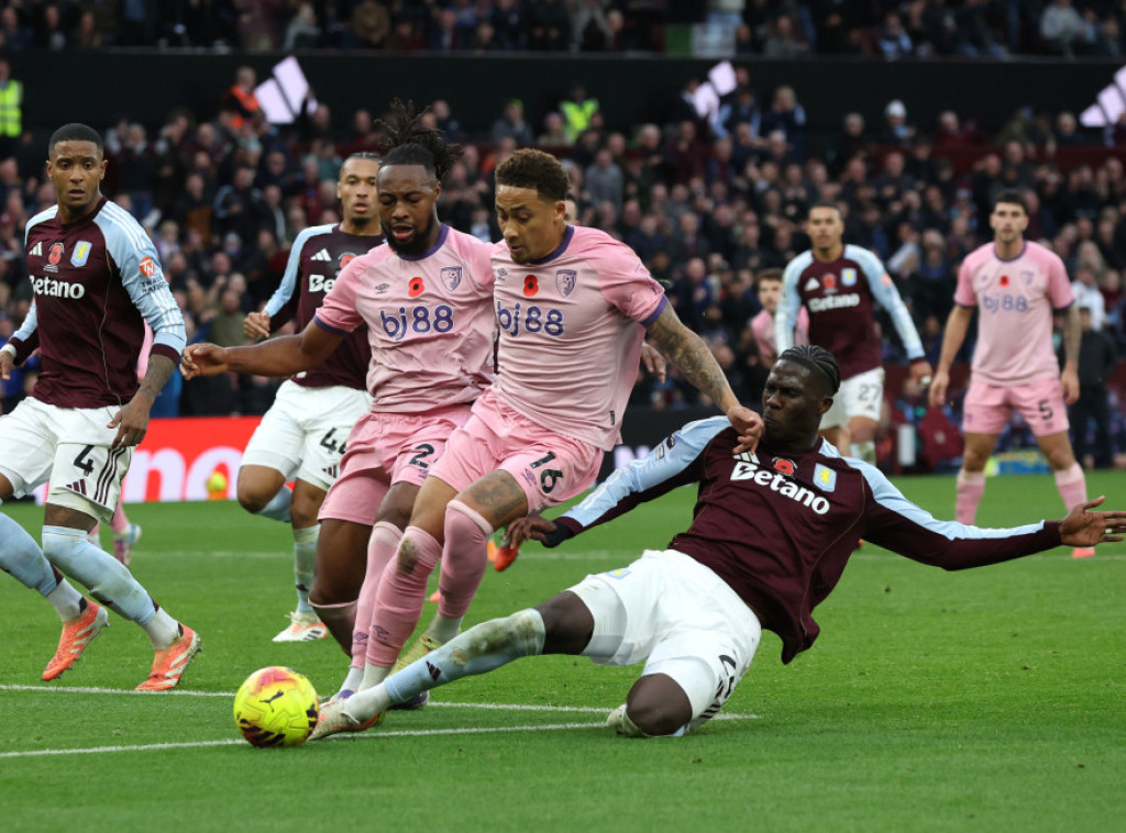 Fudbaleri Aston Vile ubedljivo pobedili Bornmut, Notingem Forest savladao Lids