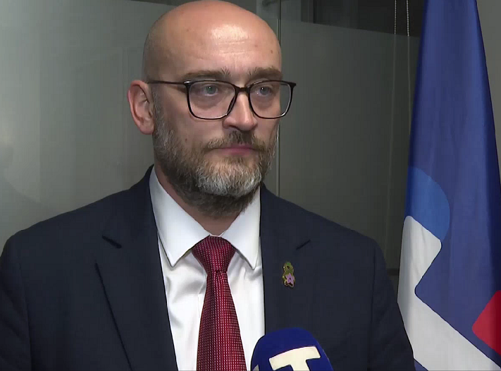 Dejan Drakulić: Još jedna vrsta napada, čast što su učenike iz Vukovara primili Vučić i Porfirije