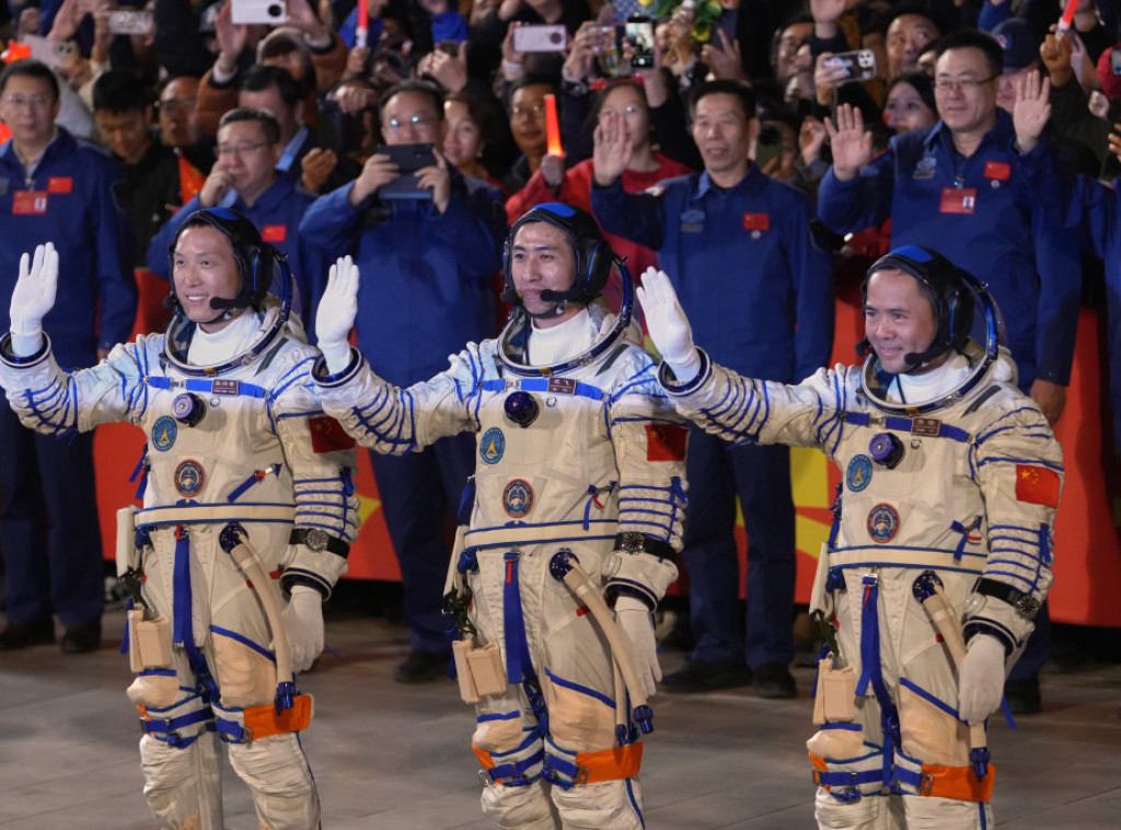 Kina: Povratak astronauta iz misije Šendžou-20 teče po planu