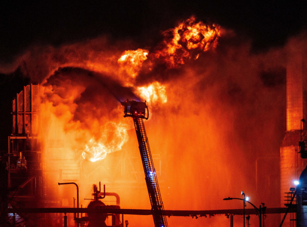 Rusija: Šteta na civilnoj infrastrukturi nakon napada, Ukrajina: Pogodili smo rafineriju