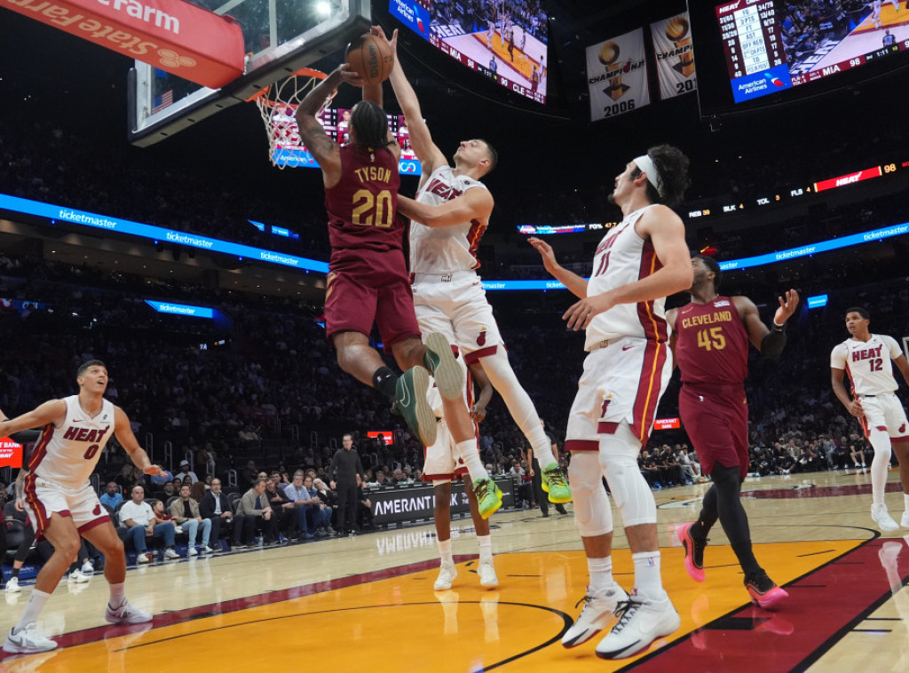 Srpski košarkaš Nikola Jović postigao osam poena u pobedi Majamija protiv Klivlenda