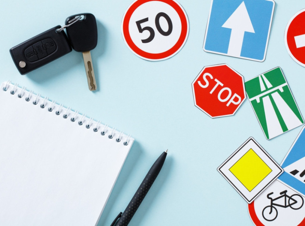 Početnik pao na teorijskom ispitu vožnje 128 puta, potrošio oko 3.300 evra