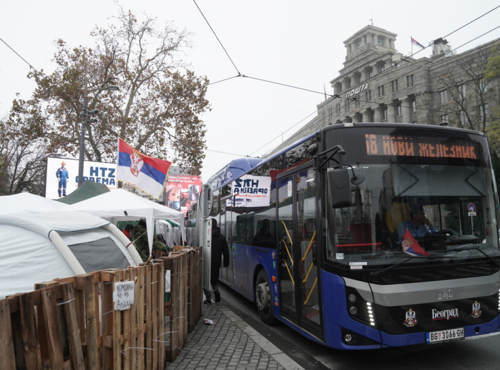 Ispred Skupštine Srbije mirno, Takovska i Bulevar kralja Aleksandra prohodni za saobraćaj