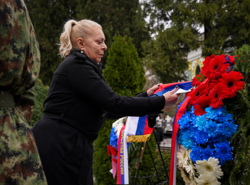 Aleksandra Sofronijević položila venac na Spomen-kosturnicu ruskih vojnika povodom Dana primirja