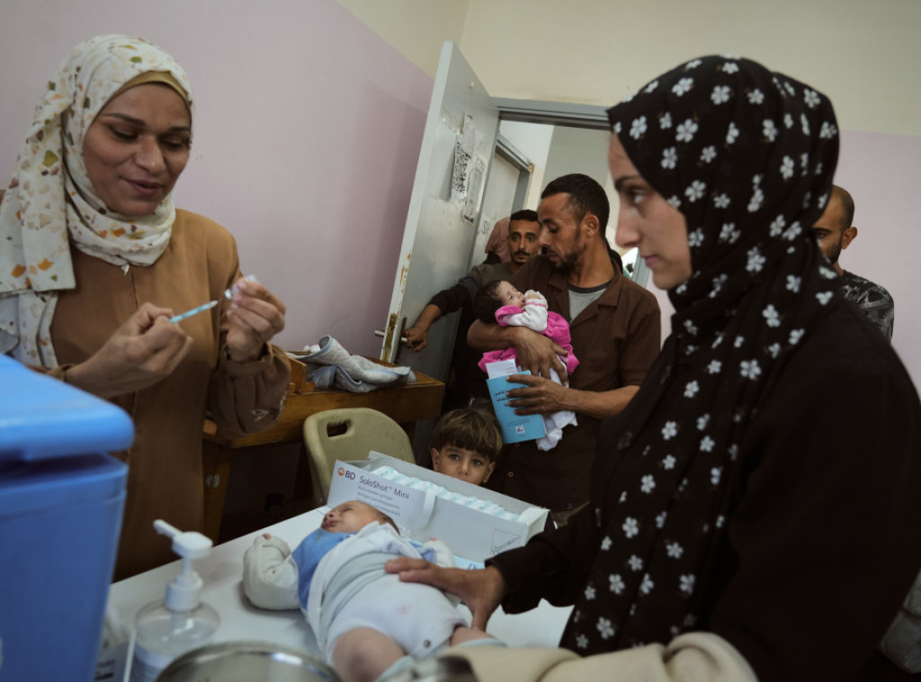 UNICEF: Izrael blokira više od milion špriceva potrebnih za vakcinaciju dece u Gazi