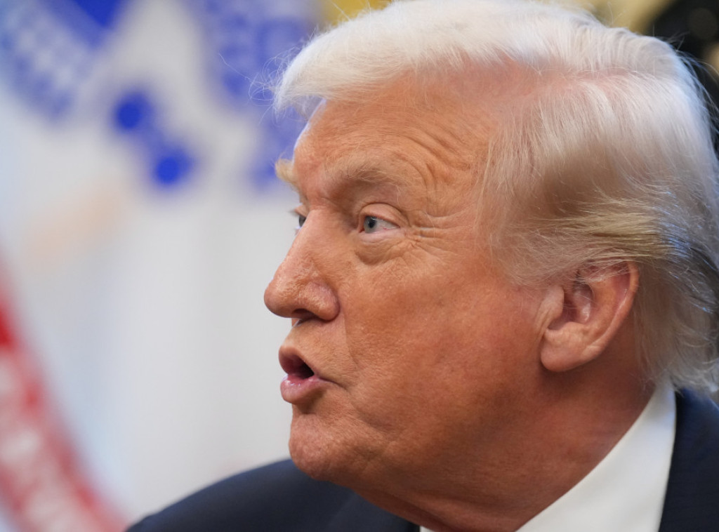 Predstavnici EU: Tramp dobio sat i zlatnu polugu kako bi smanjio carine za Švajcarsku