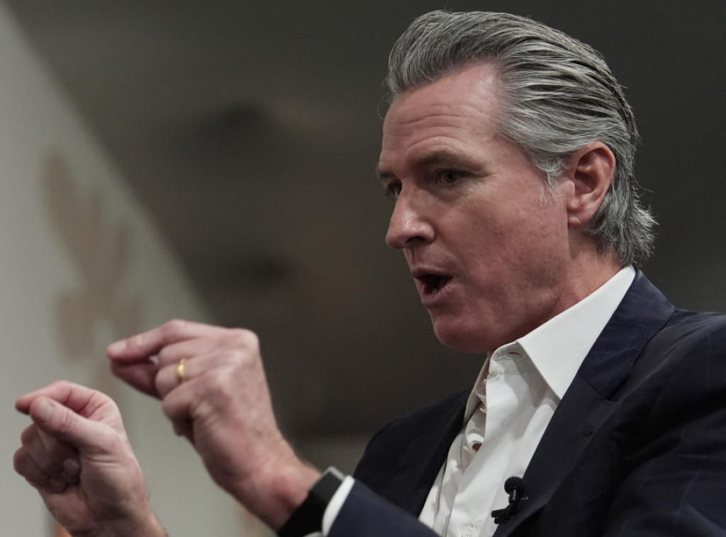 Guverner Kalifornije kritikovao napade SAD na brodove koji navodno prevoze drogu