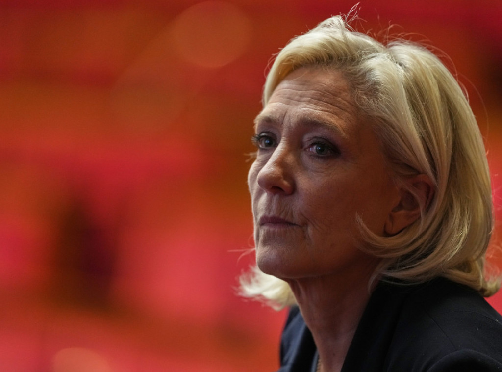 Politiko: Le Pen se neće kandidovati za predsednicu ako sud potvrdi zabranu izbora
