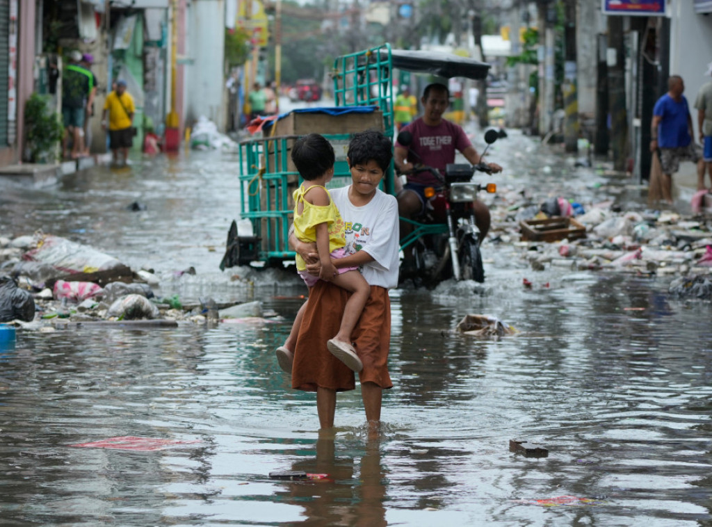 U kineskom regionu Tajvan zbog tajfuna evakuisano 8.300 ljudi, zatvorene i škole