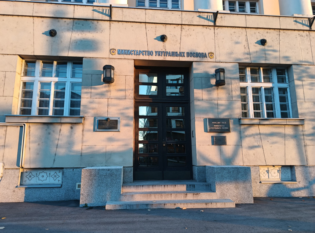 Dekan Sinani saslušan u MUP-u povodom smrti devojke na Filozofskom fakultetu