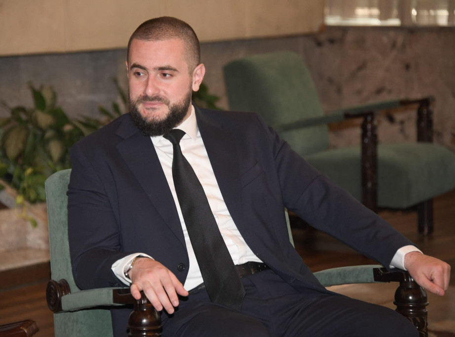 Zukorlić sa siročićima na iftar-večeri u Novom Pazaru