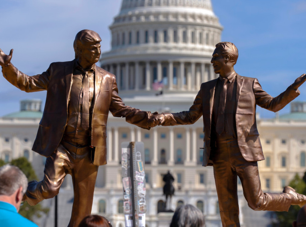 Džefri Epstin u mejlovima: Znam koliko je Tramp ukaljan