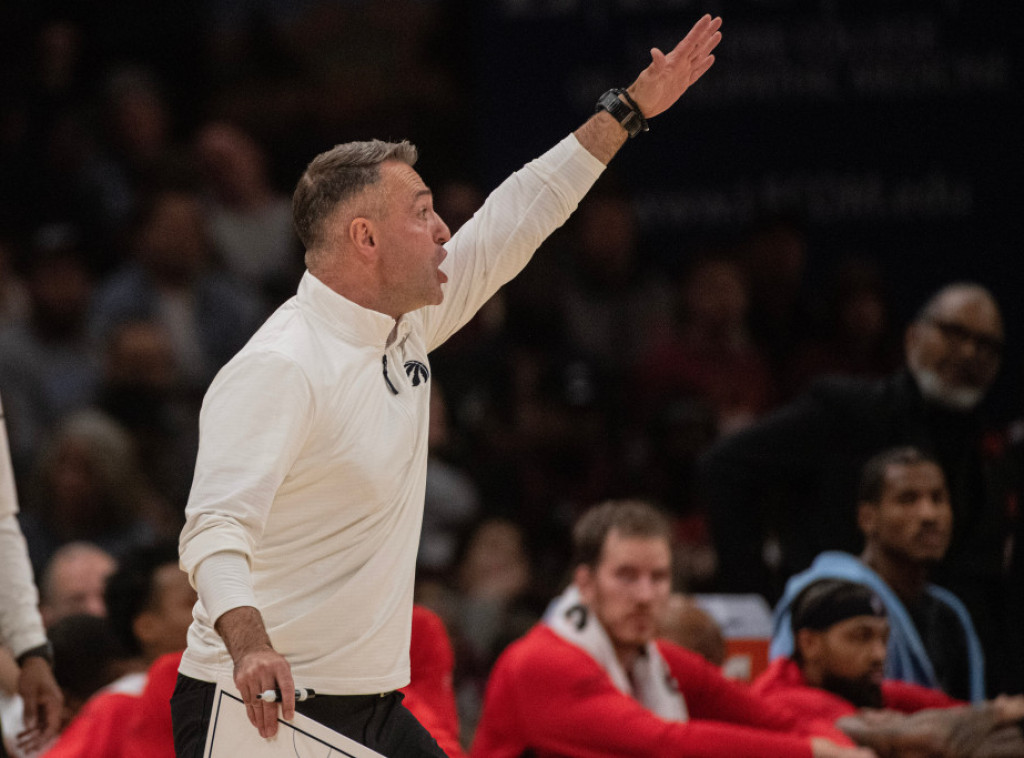 Košarkaši Toronta srpskog trenera Darka Rajakovića pobedili kao gosti Klivlend