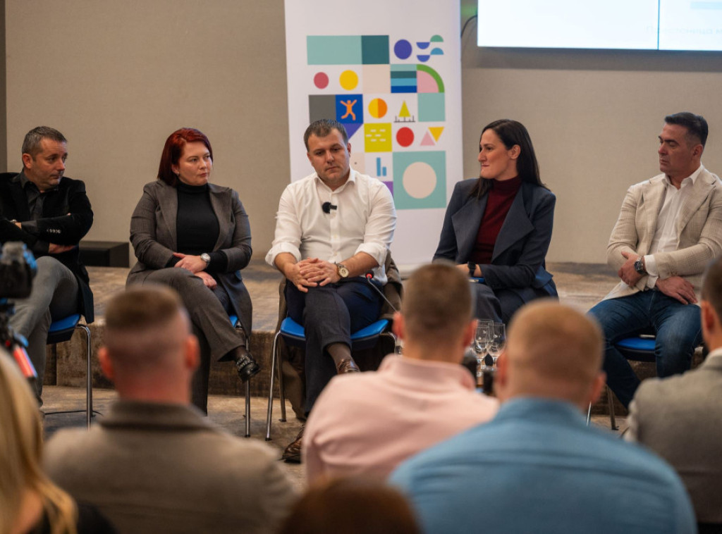 Memić: Dijalog je jedini put ka izgradnji poverenja i napretku mladih