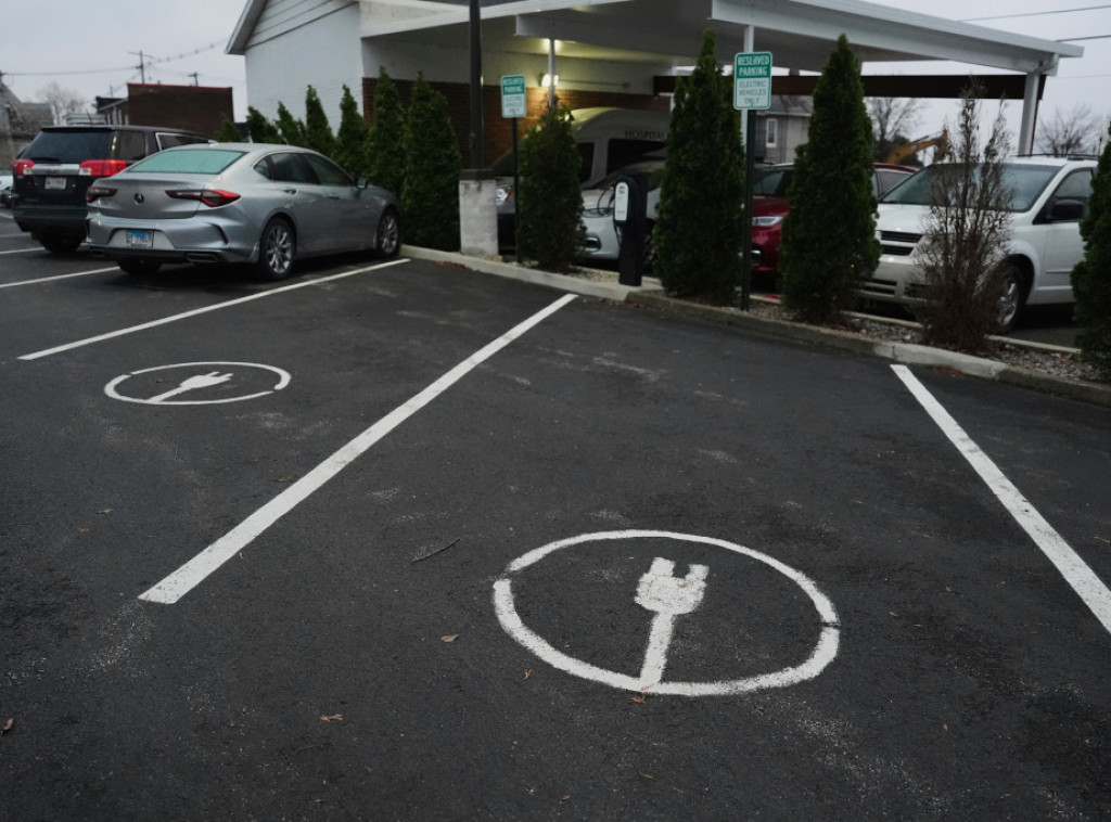 Više od 50 odsto vozača ne planira kupovinu električnog automobila