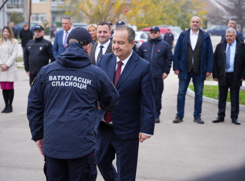 Dačić u Negotinu otvorio novi objekat Vatrogasno-spasilačkog odeljenja