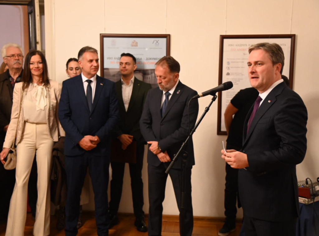 Ministar Selaković u Banjaluci otvorio izložbu "Ivo Andrić i Italija - dokumenta"