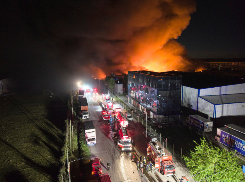 Više od 20 povređenih u eksploziji kod Buenos Ajresa, besni veliki požar