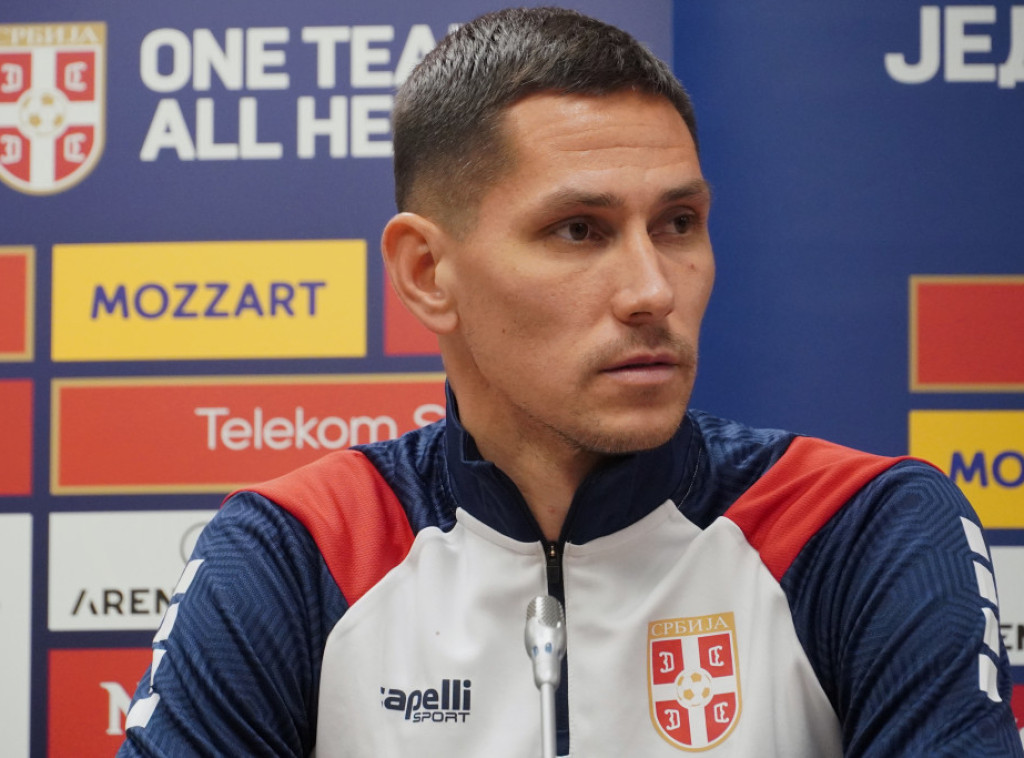 Saša Lukić - Bí Quyết Kiểm Soát Trung Tuyến Cho Fulham Saša Lukić - Bí Quyết Kiểm Soát Trung Tuyến Cho Fulham