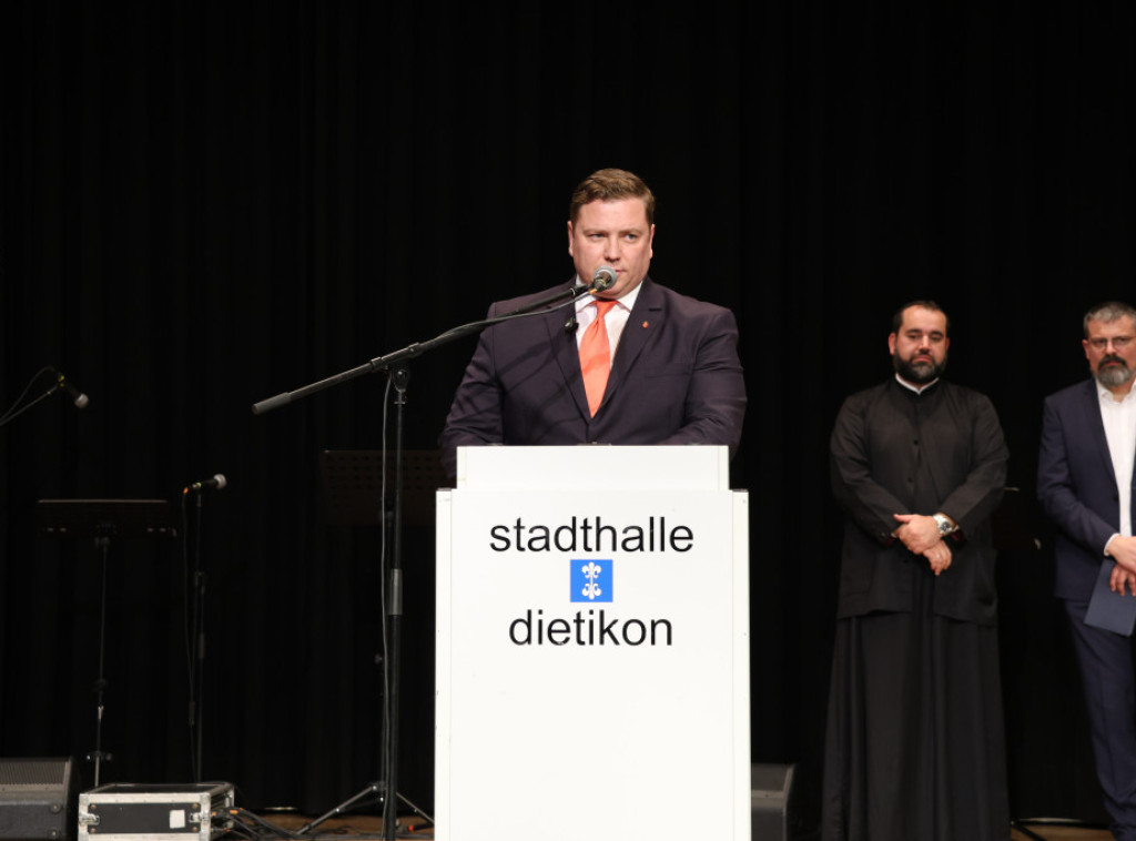 Vladimir Kokanović otvorio 26. Dečju smotru srpskog folklora u Švajcarskoj