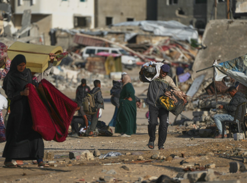 Al Džazira: Palestinci plaćaju 2.000 dolara da odu iz Gaze, ni ne znajući kuda