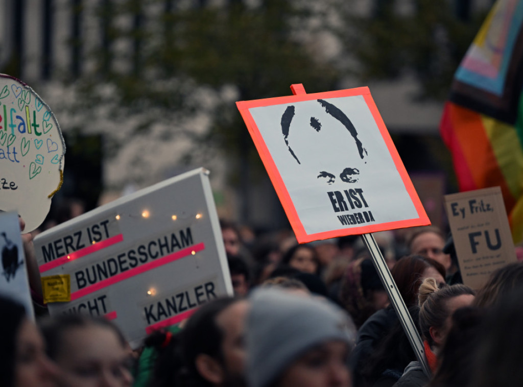 Blumberg: Nemcima ponestaje strpljenja za kancelara Fridriha Merca