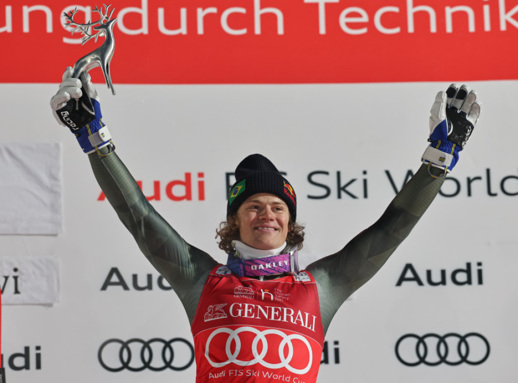 Skijaš iz Brazila Lukas Pineiro Broten pobednik slaloma u Leviju