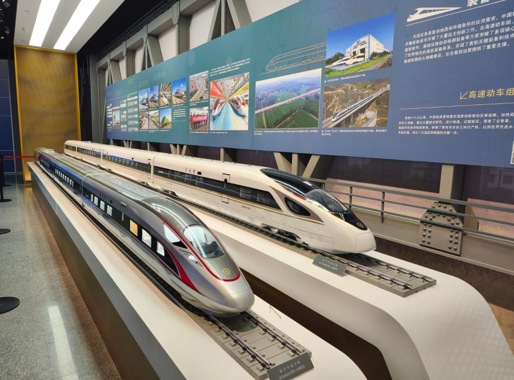 Rekordnih 3,95 milijardi putnika koristilo kineske železnice ove godine