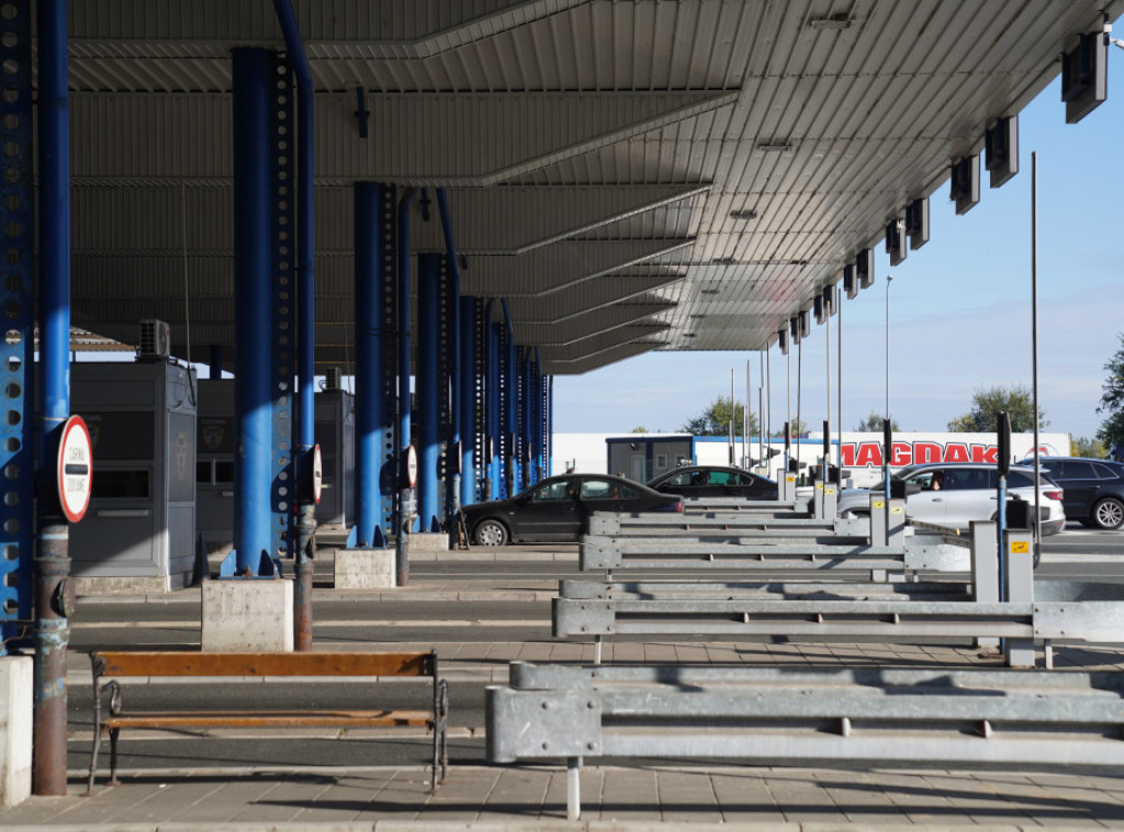 Auto-moto savez Srbije: Na Batrovcima teretnjaci čekaju tri sata, na prelazu Gradina 90 minuta