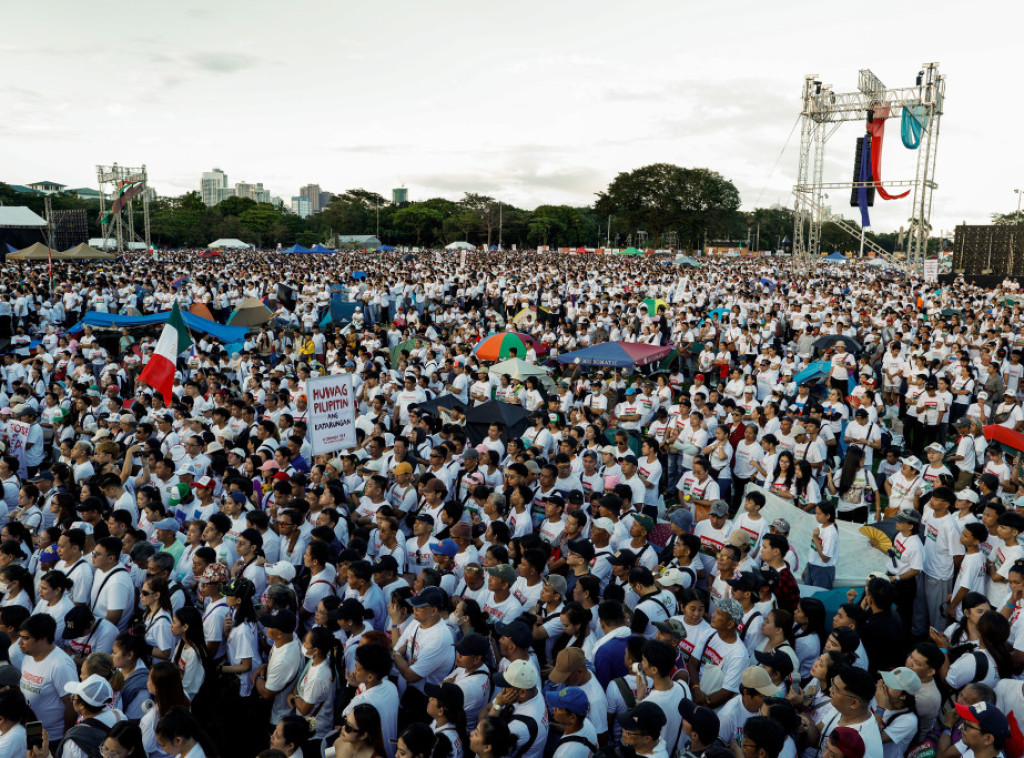 Desetine hiljada demonstranata protiv korupcije protestuju u Manili