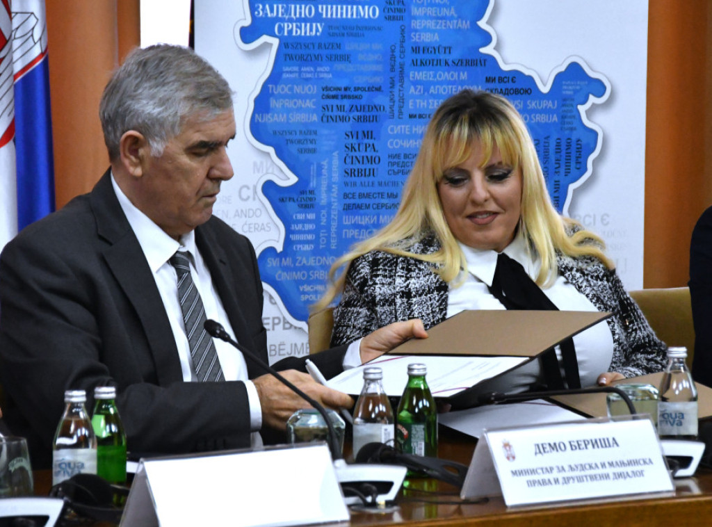 Demo Beriša: Potpisani ugovori o dodeli 25 miliona za projekte nacionalnih manjina u kulturi