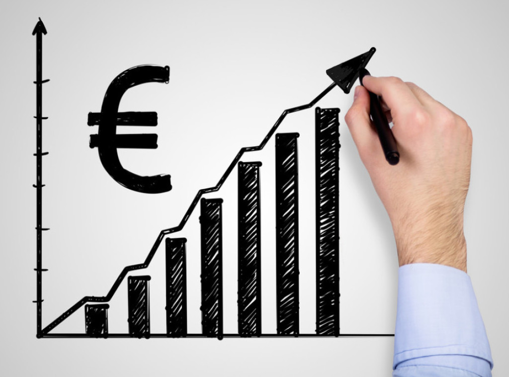 Evrozona u oktobru zabeležila 18,4 milijarde evra suficita u trgovini robom