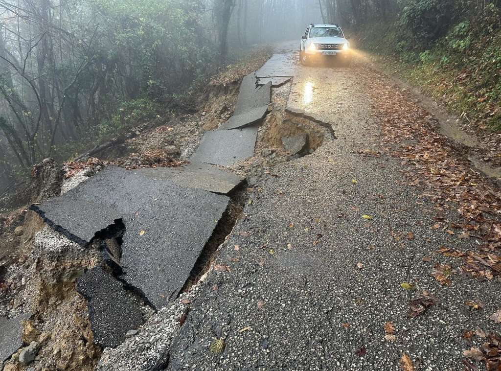 Nevreme u Sloveniji prouzrokovale poplave, odrone i oštećenja infrastrukture
